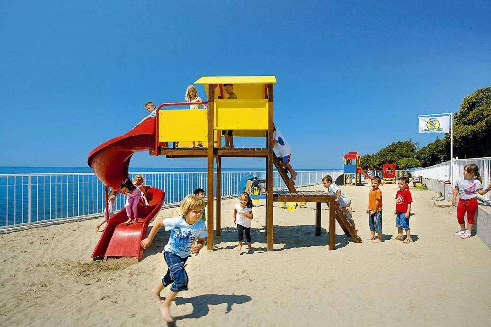 Apartment Holiday Lanterna Sunny By Valamar Sunset Cis01221 Cya Porec